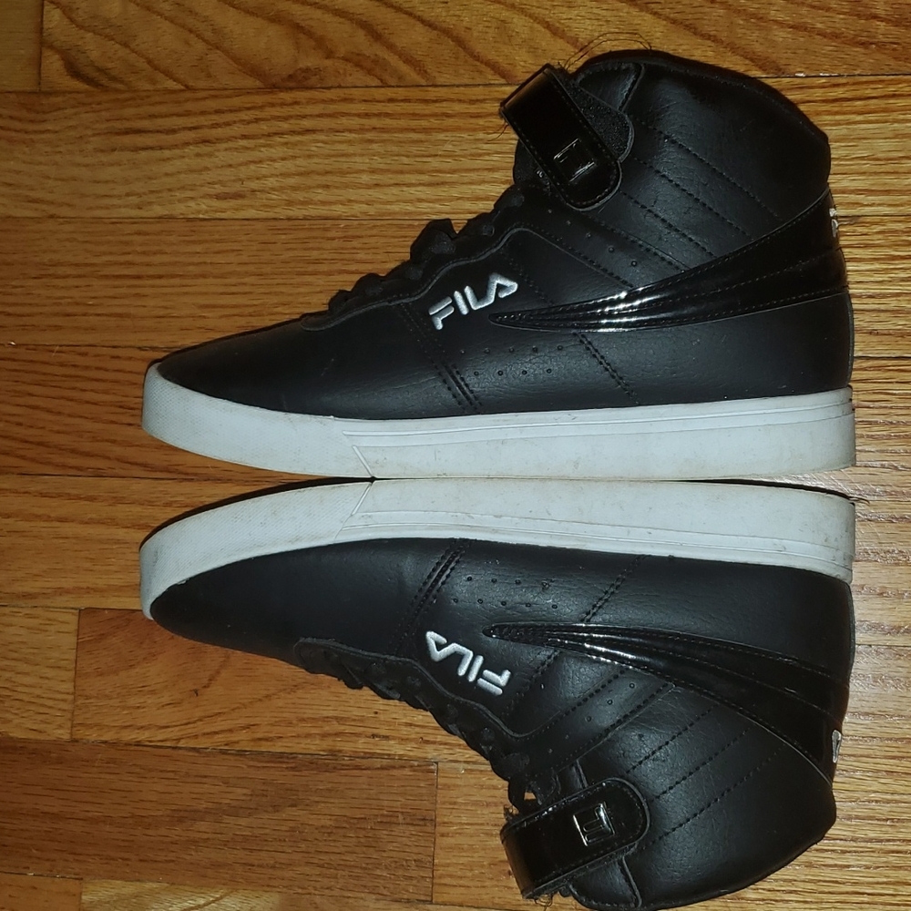 sneaker - Picture 3 of 3